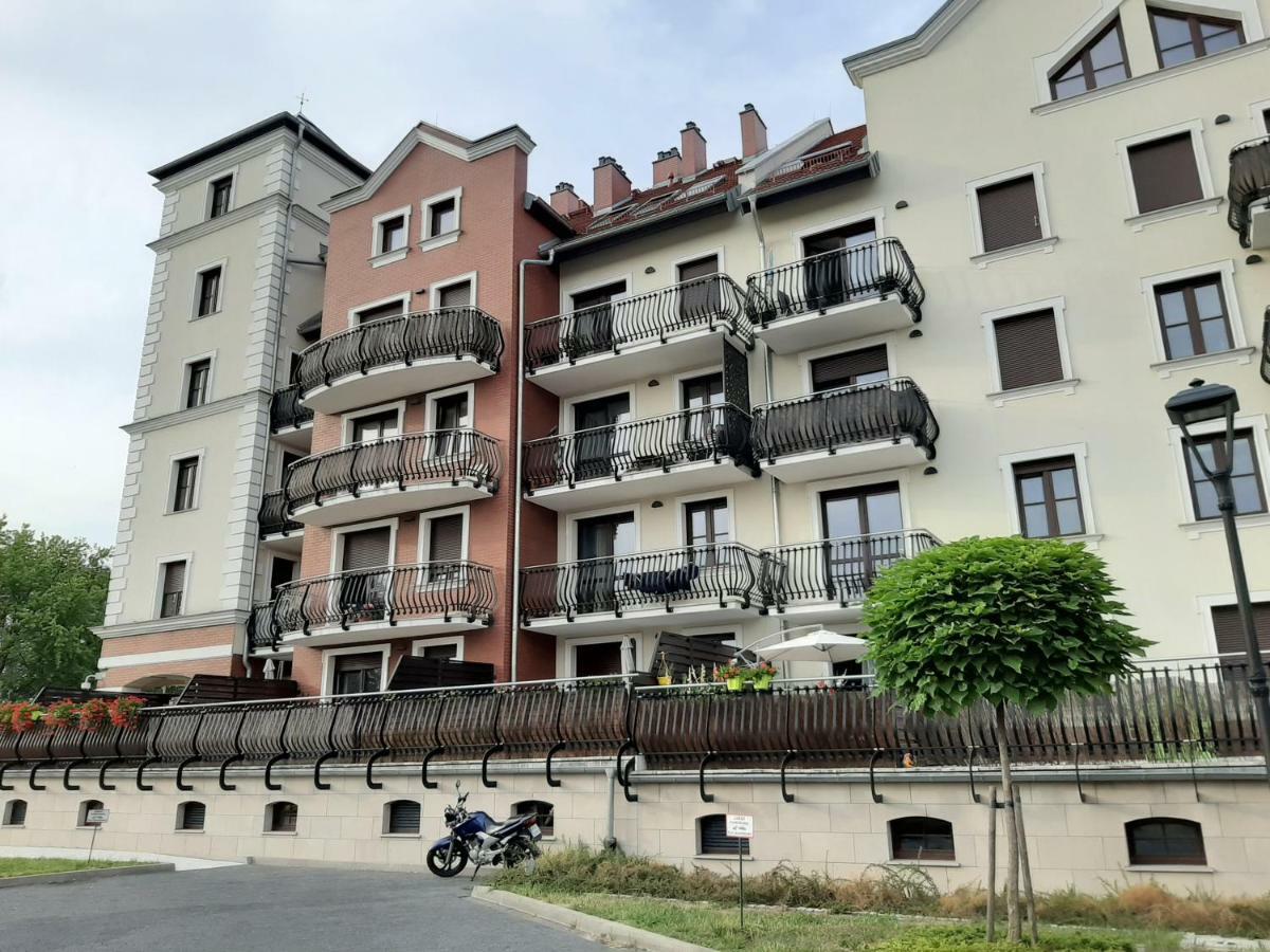 Apartamenty Lubin - Kamieniczka W Centrum Экстерьер фото
